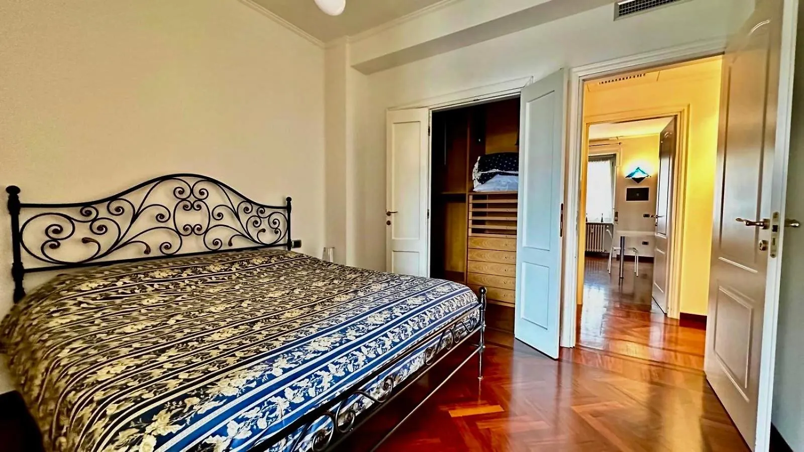 Brand New Apartment Near City Center Milan Italy